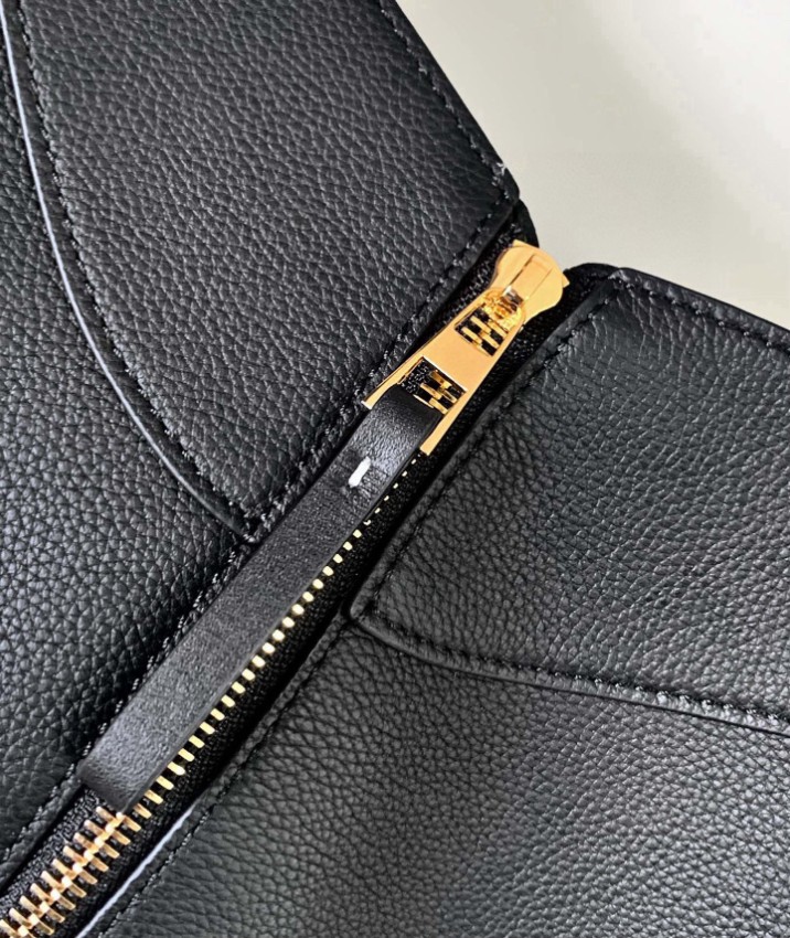 ロエベ 偽物 バレない再現度 ハンモックバッグ 2025新作 高再現度モデル コントラストステッチ仕様 上質カーフ使用 安心サイト_6