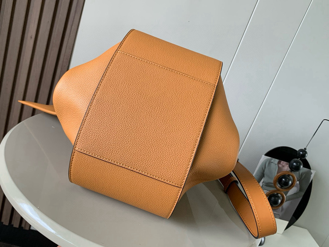 ロエベ ハンモック バッグ スモール 本革使用 高再現度 スーパーコピー 優良サイト 職人技術再現 追跡可能 安心の日本倉庫_4