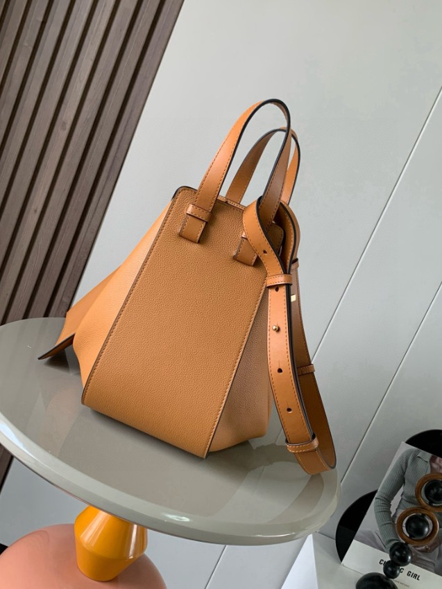 ロエベ ハンモック バッグ スモール 本革使用 高再現度 スーパーコピー 優良サイト 職人技術再現 追跡可能 安心の日本倉庫_2