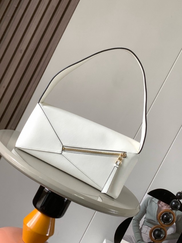 ロエベ パズル スモール バッグ 2025新作 偽物 バレない再現度 本革使用 高再現度 精密ディテール 職人技術再現 上質感 安心サイト_3