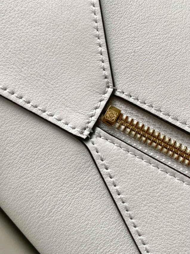 ロエベ パズル スモール バッグ 2025新作 偽物 バレない再現度 本革使用 高再現度 精密ディテール 職人技術再現 上質感 安心サイト_6