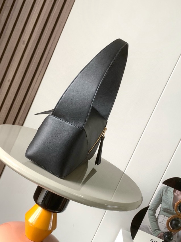 ロエベ パズル スモール バッグ 2025新作 ブランド コピー 安全通販 本革使用 高再現度 精密ディテール 職人技術再現 安心サイト_2