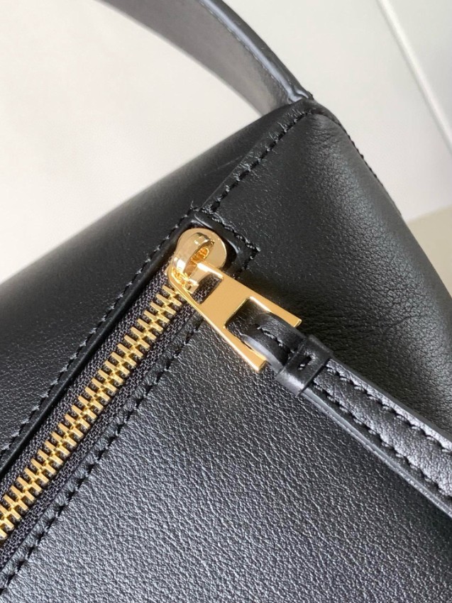 ロエベ パズル スモール バッグ 2025新作 ブランド コピー 安全通販 本革使用 高再現度 精密ディテール 職人技術再現 安心サイト_5