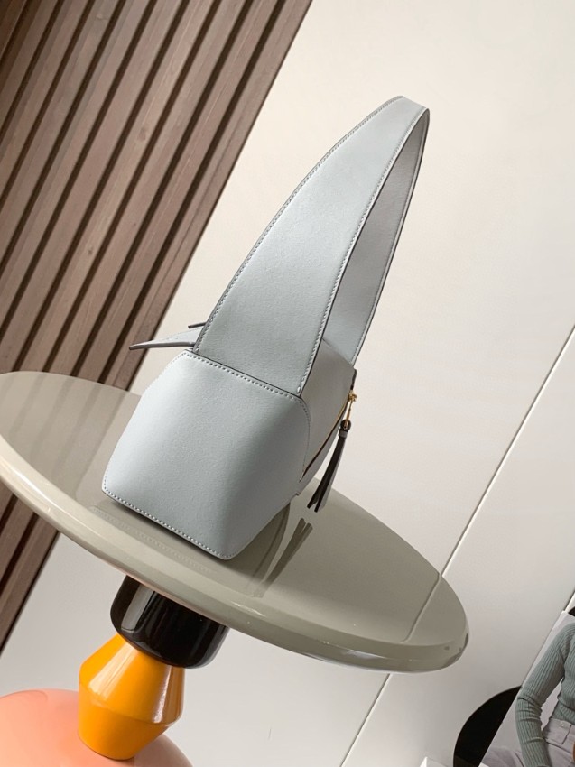 ロエベ パズル スモール バッグ 2025新作 激安屋口コミ 高再現度 本革使用 精密ディテール 職人技術再現 上質感 満足度高い_2