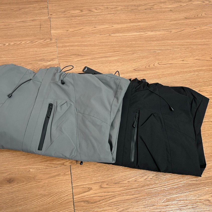 ストーンアイランド コピー 防水フードジャケット 2025新作 防水防風仕様 快適な着心地 耐久性優秀 圧倒的な再現度 ユーザー満足保証 安心サイト_6