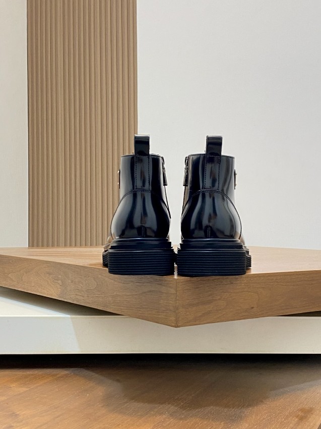 プラダ ブランド コピー レースアップブーツ 2025新作 高級感仕上げ 発送保証付き 安心サイト 品質管理徹底_4