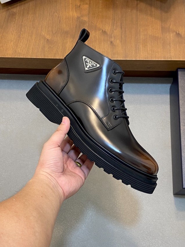 プラダ 偽物 ブーツ 2025新作 高再現度 光沢ブラウン仕様 高級感仕上げ 発送保証付き 安心サイト_3