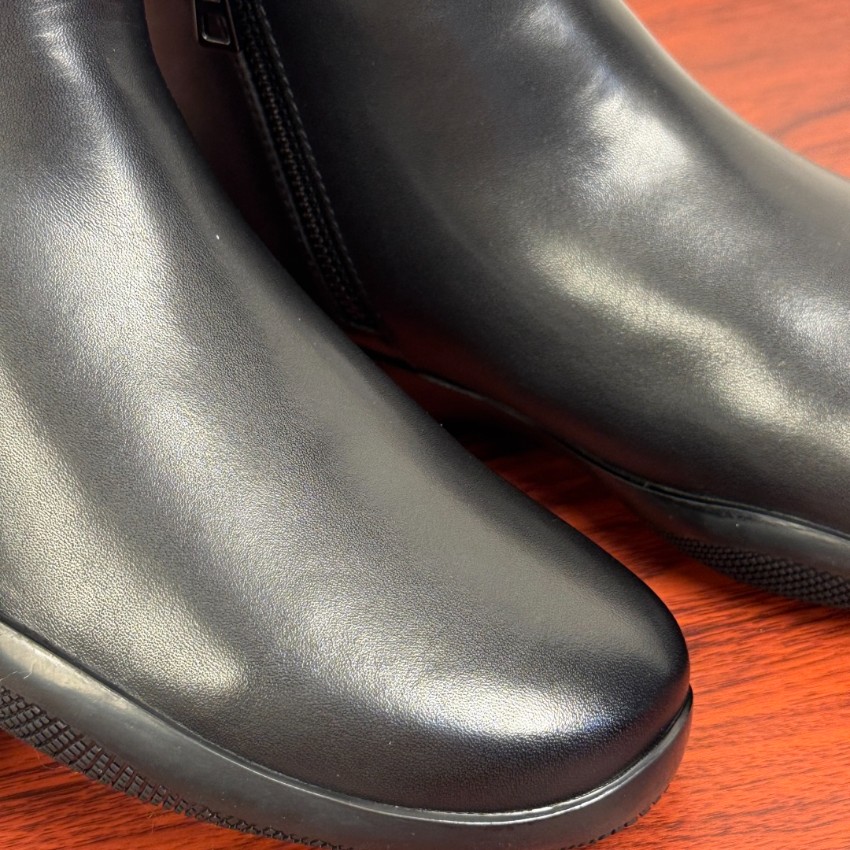 プラダ スーパーコピー 優良サイト ショートブーツ 2025新作 高級感仕上げ 本革仕様 発送保証付き 安心サイト_5