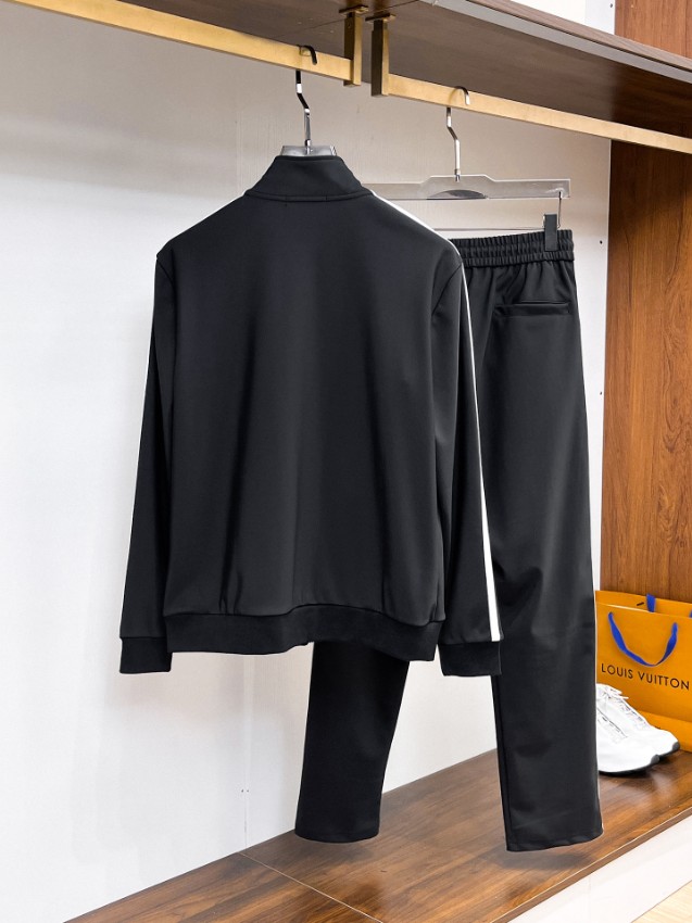 プラダ ジャージ セットアップ 2025新作 ブランド コピー 男女兼用 通気 快適な着心地 高再現度 丁寧な縫製 高級感仕上げ 即納対応_1