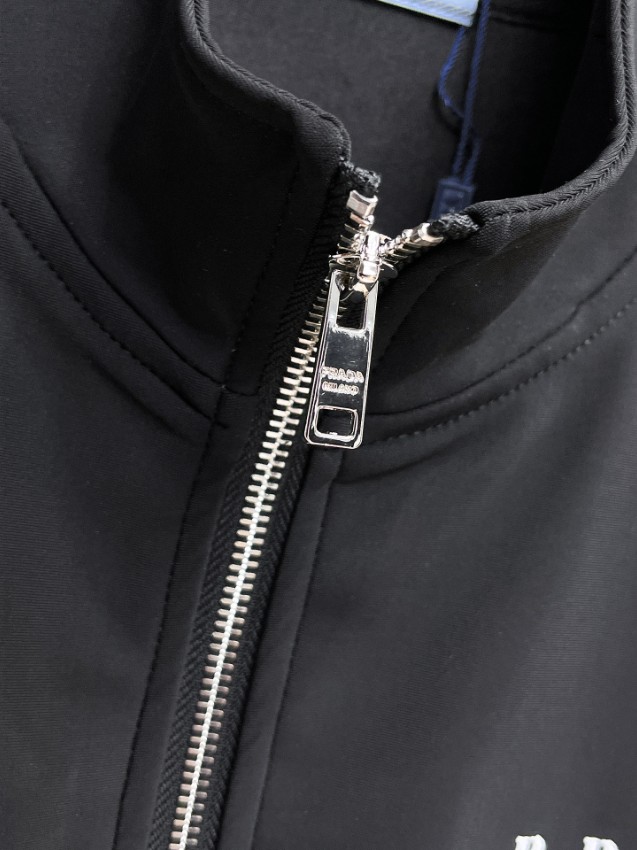 プラダ ジャージ セットアップ 2025新作 ブランド コピー 男女兼用 通気 快適な着心地 高再現度 丁寧な縫製 高級感仕上げ 即納対応_5