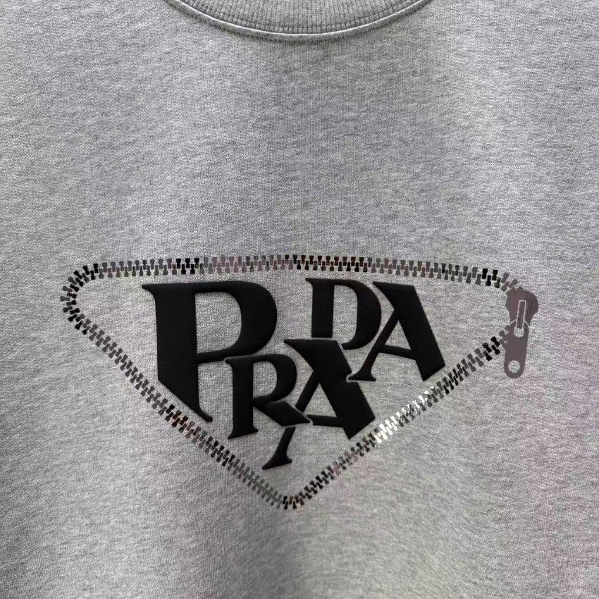 プラダ スウェット トレーナー 2025新作 コピー 男女兼用 快適な着心地 通気 肌触り良好 高再現度 丁寧な縫製 高級感仕上げ 安心サイト_5