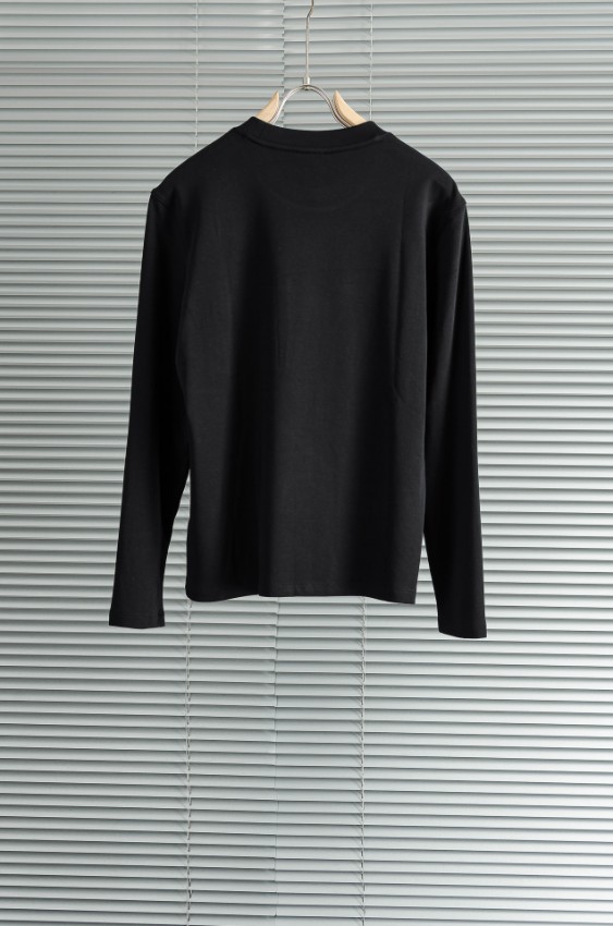 プラダ 長袖Tシャツ メンズ 2025新作 スーパーコピー 優良サイト 高再現度 胸ポケットロゴ 本革パッチ 高級感仕上げ ブラック 即納対応_2