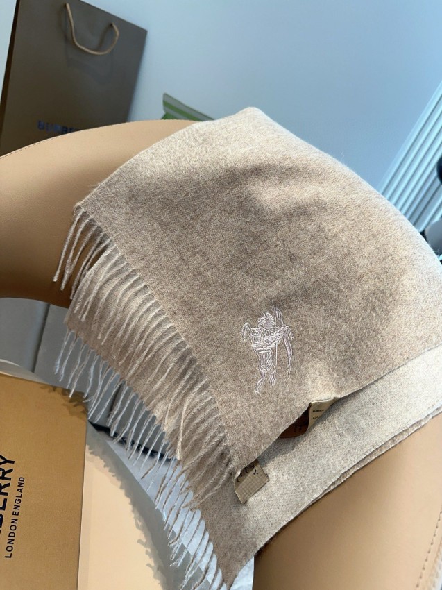 バーバリー マフラー カシミヤ スーパーコピー 優良サイト ベージュ 無地 高級感 柔らか素材 2025新作 男女兼用 人気ギフト_2