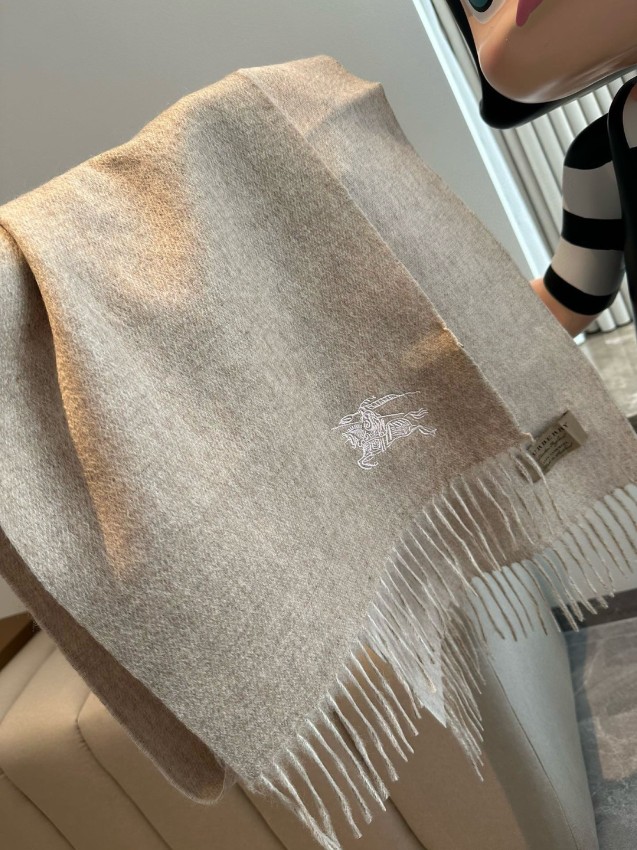 バーバリー マフラー カシミヤ スーパーコピー 優良サイト ベージュ 無地 高級感 柔らか素材 2025新作 男女兼用 人気ギフト_3