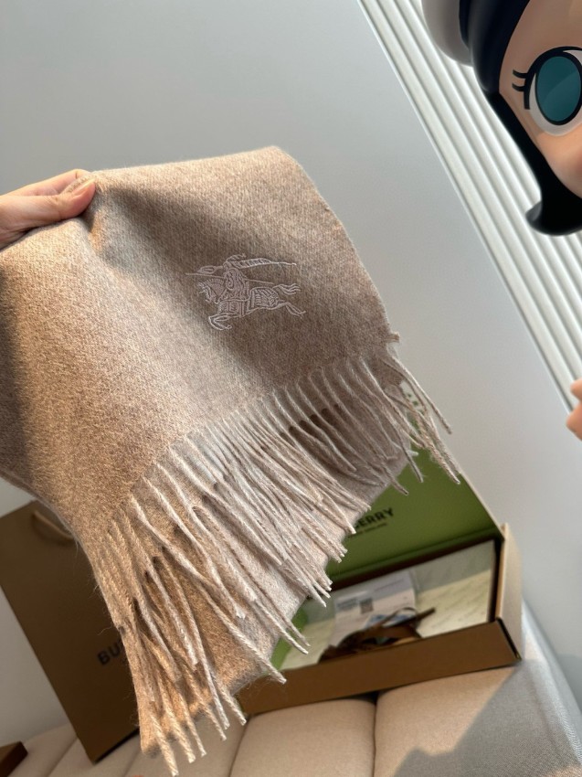 バーバリー マフラー カシミヤ スーパーコピー 優良サイト ベージュ 無地 高級感 柔らか素材 2025新作 男女兼用 人気ギフト_4