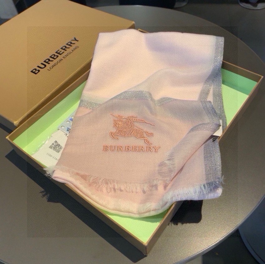 バーバリー スカーフ レディース ブランド コピー 安全通販 ピンク カシミヤ混 柔らか素材 高級感 刺繍ロゴ入り ギフト人気_4
