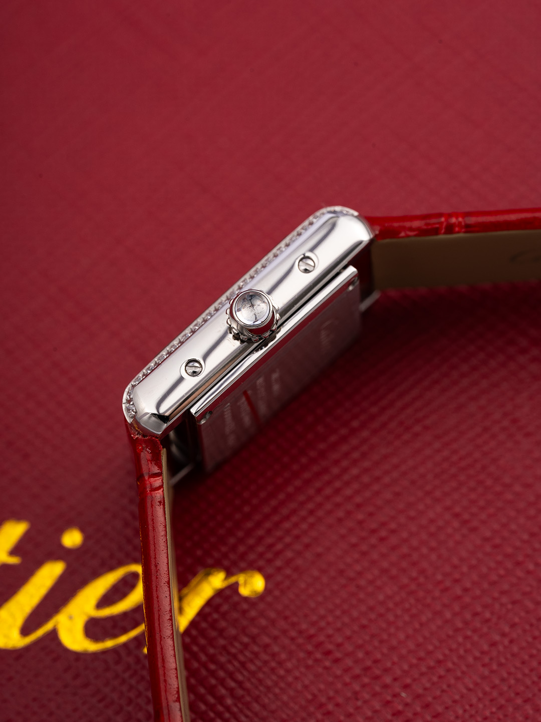 カルティエ 時計 レディース ブランド コピー 高品質 グリーンレザー タンクミニ ブラックフェイス ダイヤ装飾_3