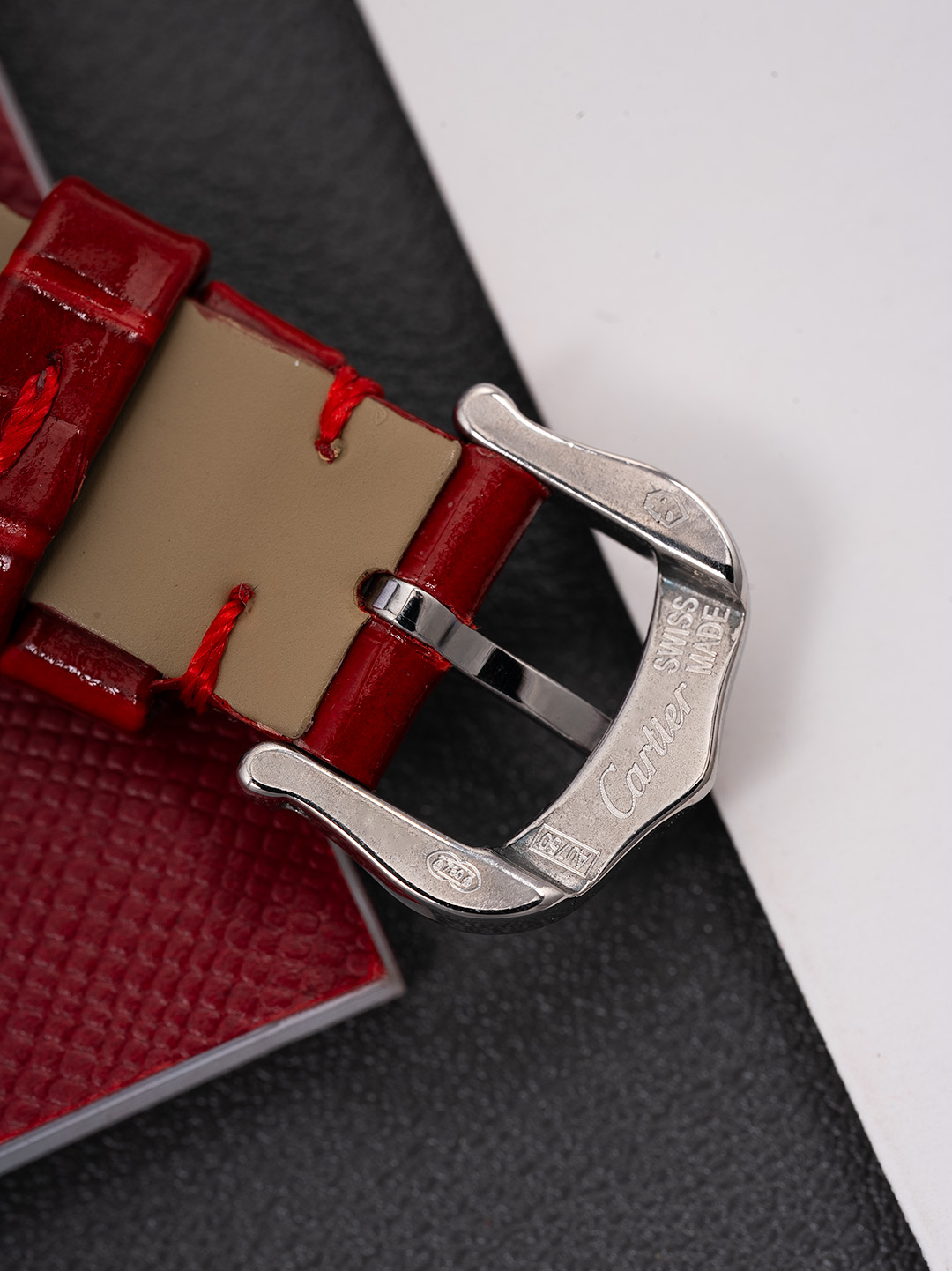 カルティエ 時計 レディース ブランド コピー 高品質 グリーンレザー タンクミニ ブラックフェイス ダイヤ装飾_8