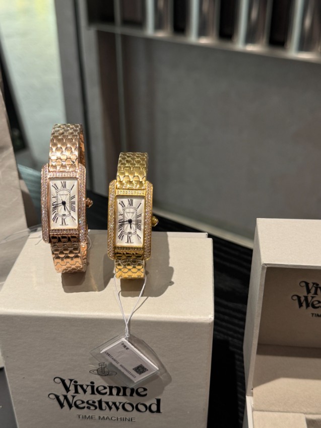 カルティエ 時計 レディース ブランド コピー 優良店 タンクアメリカン ゴールド&ローズ コンビ ダイヤモデル_4