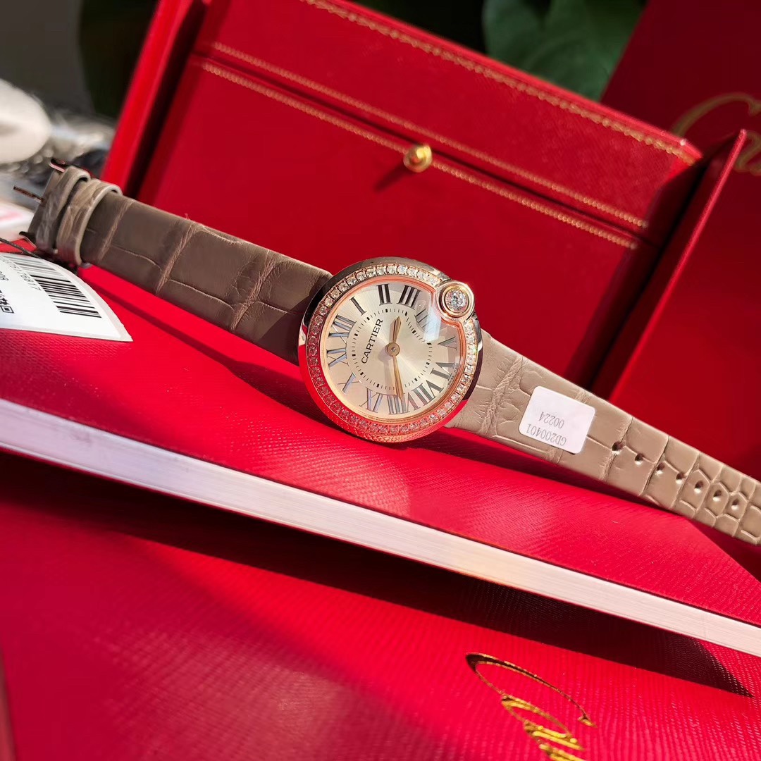 カルティエ Ballon Bleu ダイヤベゼル グレーレザー 高級感仕上げ スーパーコピー 高再現度 レディース腕時計 安心サイト_3