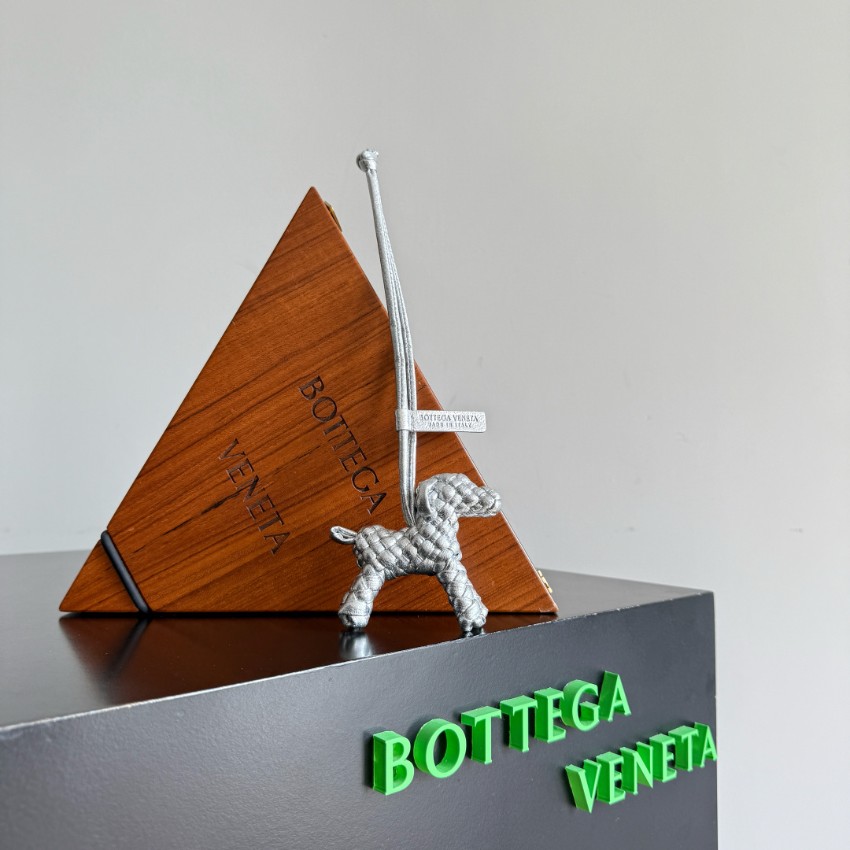 ボッテガ・ヴェネタ ドッグチャーム スーパーコピー 優良サイト 2025新作 高再現度イントレチャートレザー仕様_1