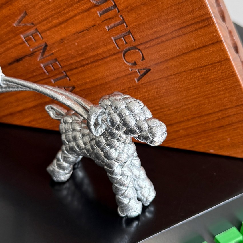 ボッテガ・ヴェネタ ドッグチャーム スーパーコピー 優良サイト 2025新作 高再現度イントレチャートレザー仕様_5