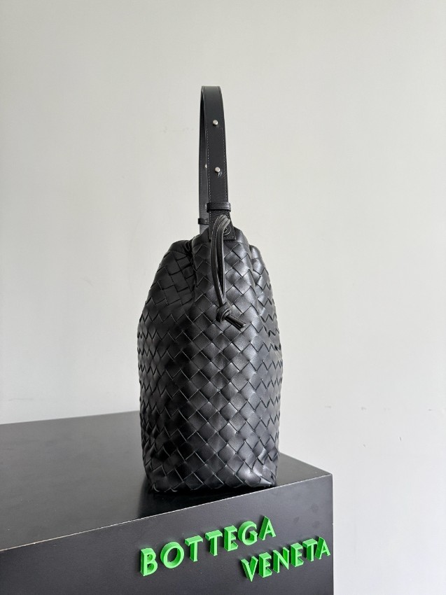 ボッテガ・ヴェネタ バケットバッグ n級 2025新作 高再現度イントレチャートブラックレザー仕様 秘密厳守配送_3