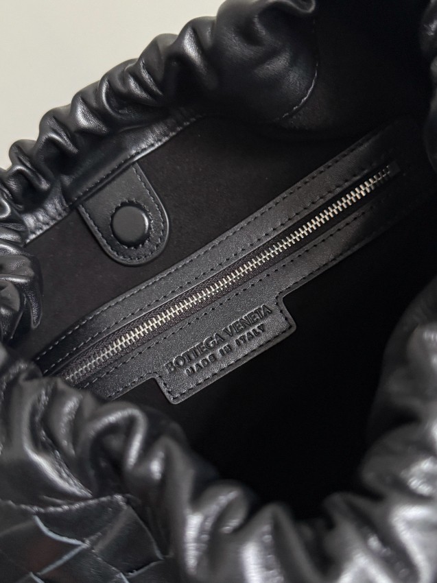 ボッテガ・ヴェネタ バケットバッグ n級 2025新作 高再現度イントレチャートブラックレザー仕様 秘密厳守配送_8