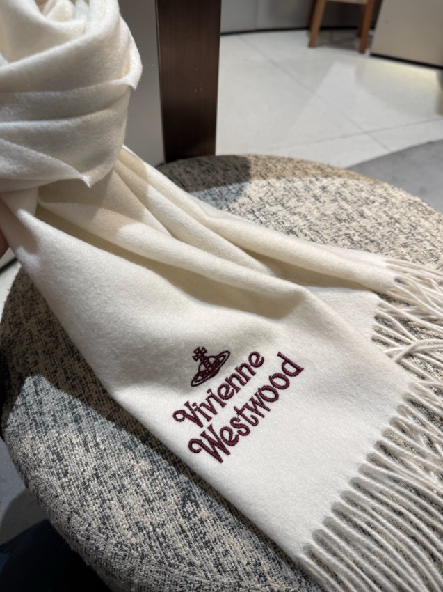 ヴィヴィアンウエストウッド スカーフ コピー 2025新作 高評価 柔らか素材 職人技術再現 丁寧な縫製 上質感漂う 安心サイト_3