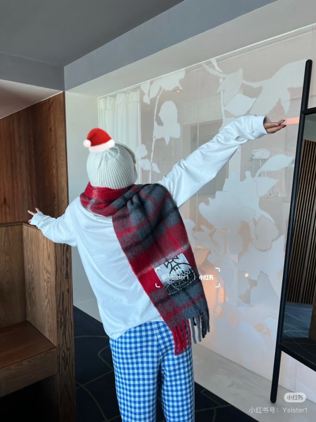 ヴィヴィアンウエストウッド スカーフ 格安 2025新作 高評価 柔らか素材 上質感漂う レビュー高リピ率 安心サイト 男女兼用_4