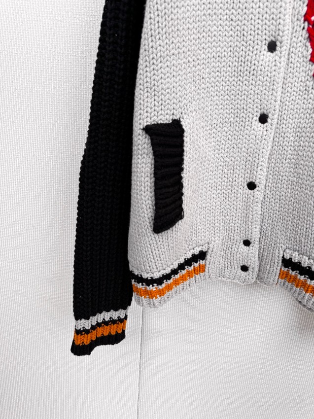 ヴィヴィアンウエストウッド 激安屋口コミ 2025新作 セーター 高再現度 通気 快適な着心地 上質感 丁寧な縫製 安心サイト ユーザー満足保証_6