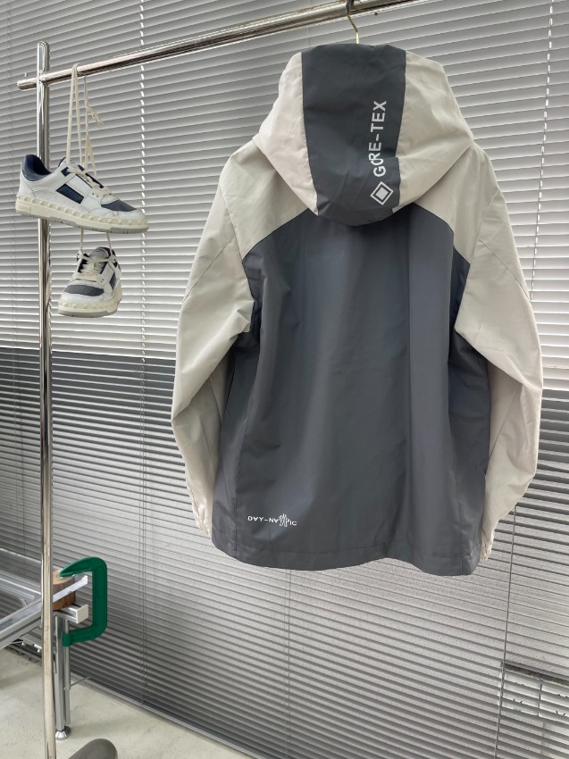 モンクレール ジャケット 偽物 バレない再現度 2025新作 高級感仕上げ 撥水 通気 男女兼用 アウトドア対応モデル_2