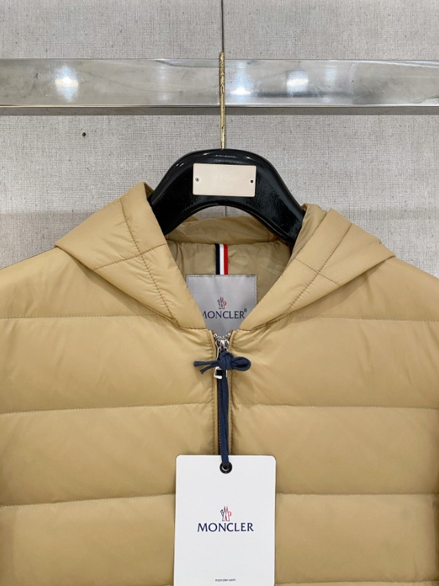 モンクレール ダウンジャケット スーパーコピー 優良サイト 2025新作 高級感仕上げ トリコロールライン 男女兼用 軽量設計_4