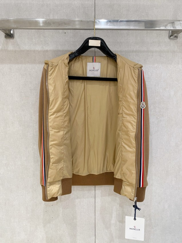 モンクレール ダウンジャケット スーパーコピー 優良サイト 2025新作 高級感仕上げ トリコロールライン 男女兼用 軽量設計_2