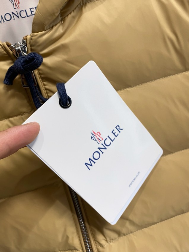 モンクレール ダウンジャケット スーパーコピー 優良サイト 2025新作 高級感仕上げ トリコロールライン 男女兼用 軽量設計_6