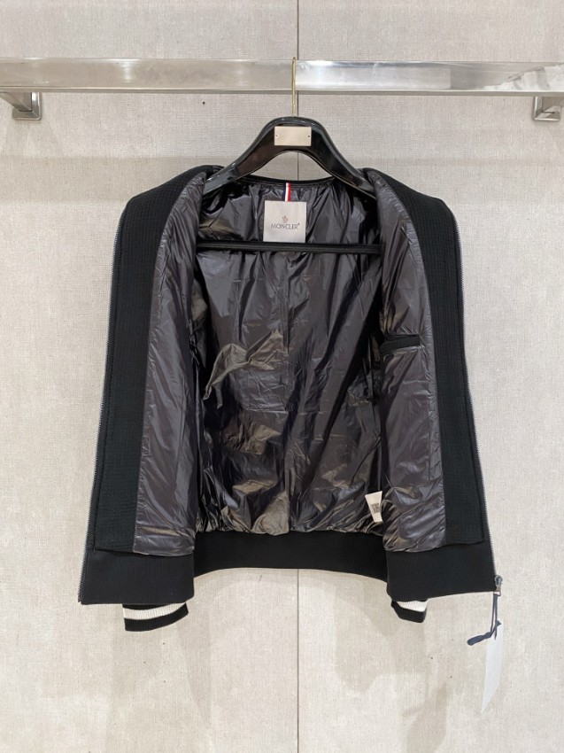 モンクレール ダウンジャケット 偽物 バレない再現度 2025新作 高級感仕上げ 軽量仕様 男女兼用 防寒性抜群_3