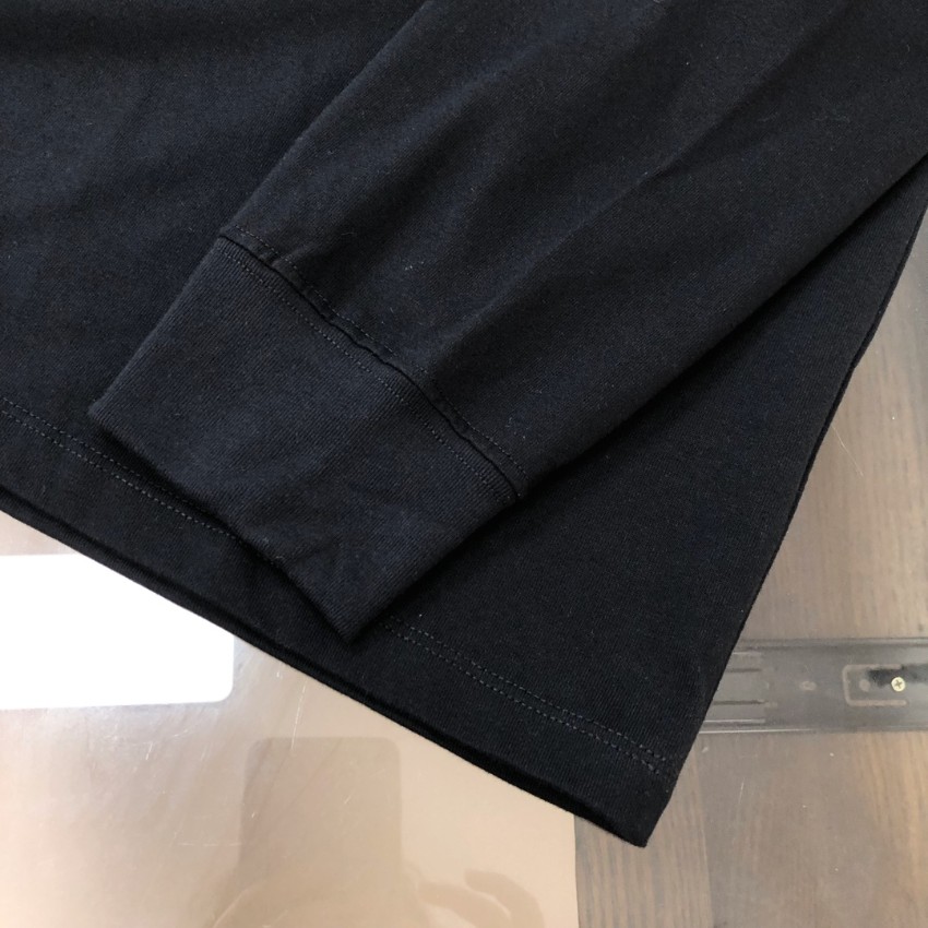 モンクレール ロンT ブランド コピー 安全通販 2025新作 高級感仕上げ 男女兼用 快適な着心地 上質コットン素材_1