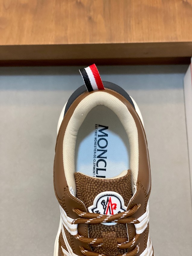 モンクレール スニーカー 2025新作 スーパーコピー 高再現度 トレイルデザイン ブラウン×ホワイト 高品質素材使用 快適な履き心地_8
