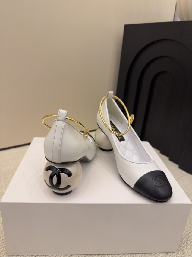 シャネル パンプス ブランド コピー 2025新作 高再現度 上質感 満足度高い パールヒール 優雅なデザイン_2