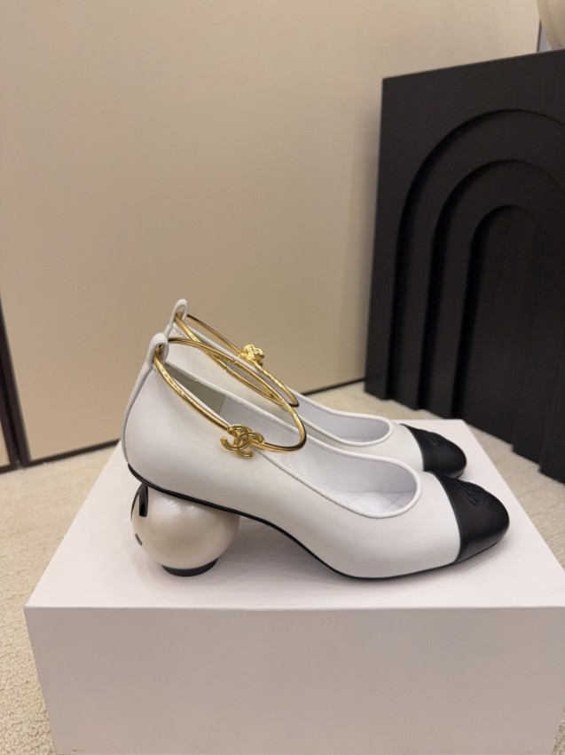 シャネル パンプス ブランド コピー 2025新作 高再現度 上質感 満足度高い パールヒール 優雅なデザイン_1