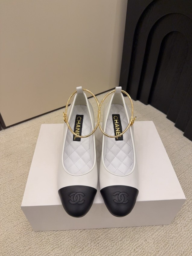 シャネル パンプス ブランド コピー 2025新作 高再現度 上質感 満足度高い パールヒール 優雅なデザイン_3