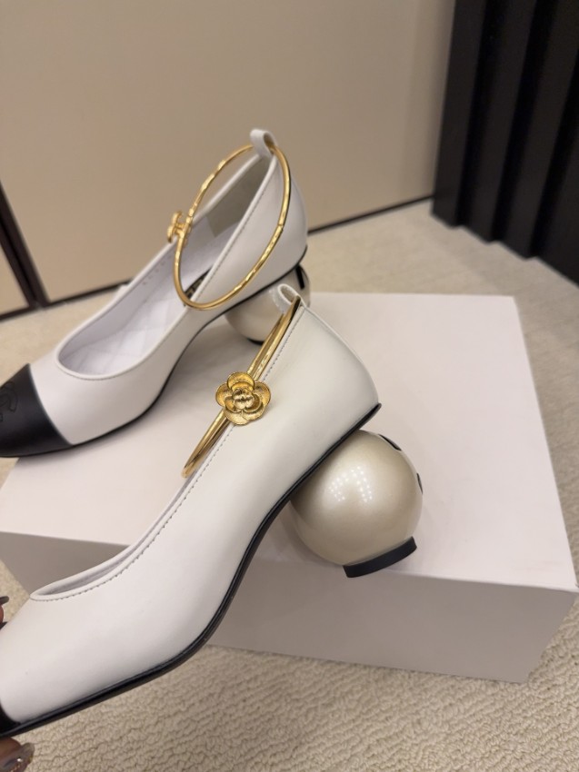 シャネル パンプス ブランド コピー 2025新作 高再現度 上質感 満足度高い パールヒール 優雅なデザイン_7