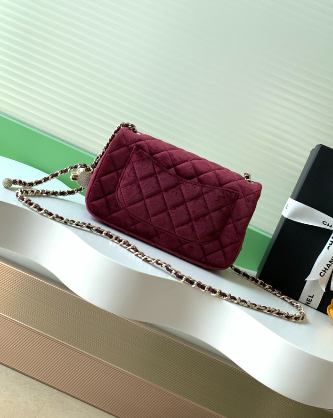 シャネル バッグ ブランド コピー 安全通販 2025新作 ボルドー 高再現度 高級感漂う チェーンショルダー 上質仕上げ_3