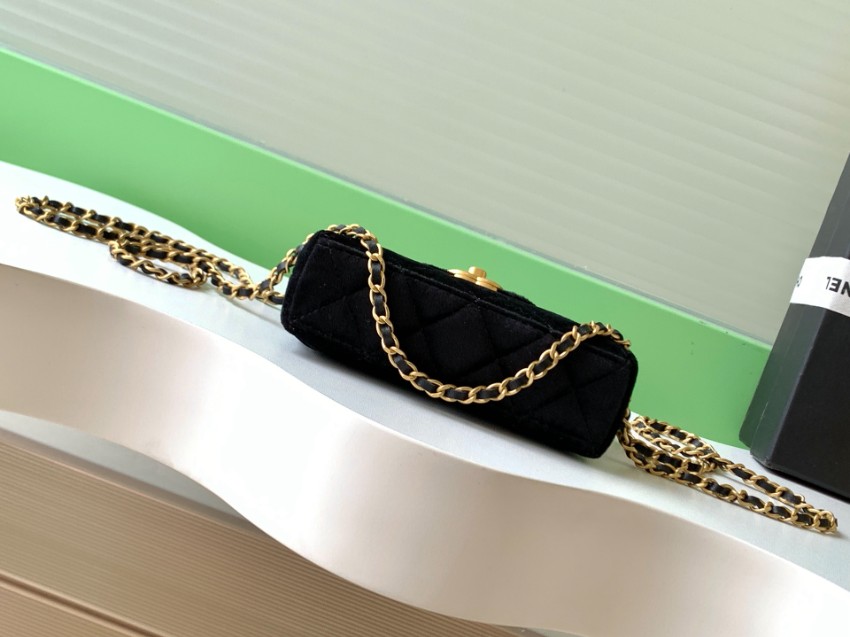 シャネル ブラックミニバッグ 2025新作 ブランド コピー 高級感仕上げ 丁寧な縫製 安心サイト 実店舗運営 発送保証付き_4