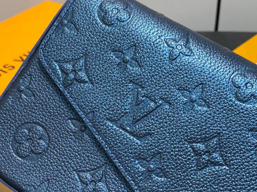 ルイ・ヴィトン チェーンウォレット ネイビー 2025新作 スーパーコピー 高級感仕上げ 本革使用 上質感 丁寧な縫製 安心サイト 追跡可能_6