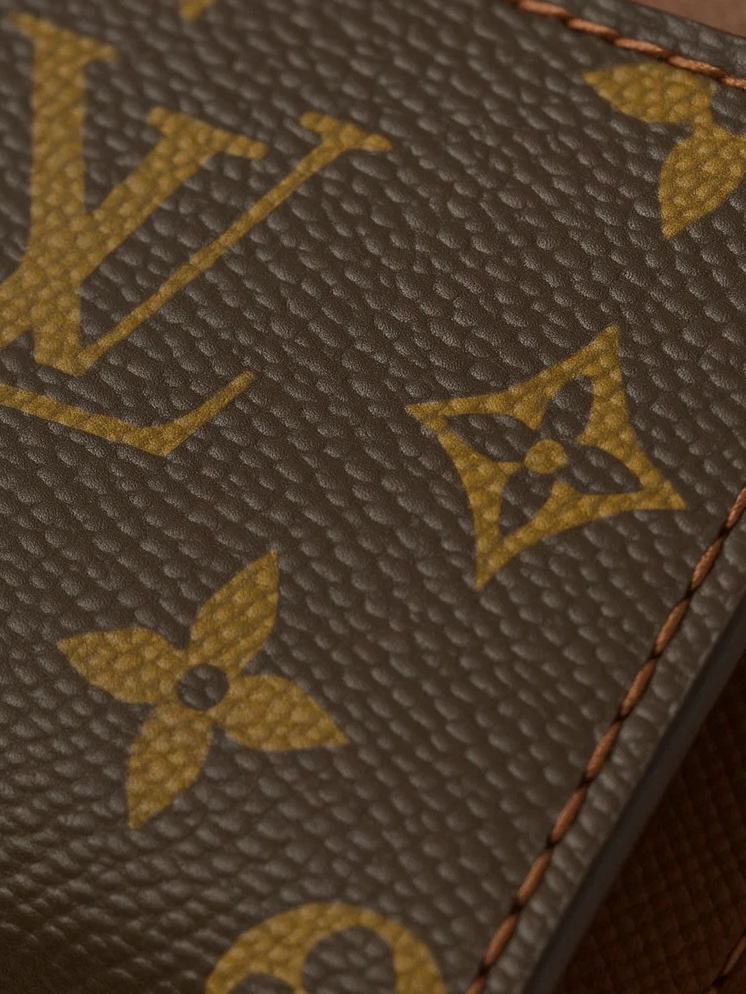 louisvuitton-copy-wallet-leather-stitch-analysis (2).jpg