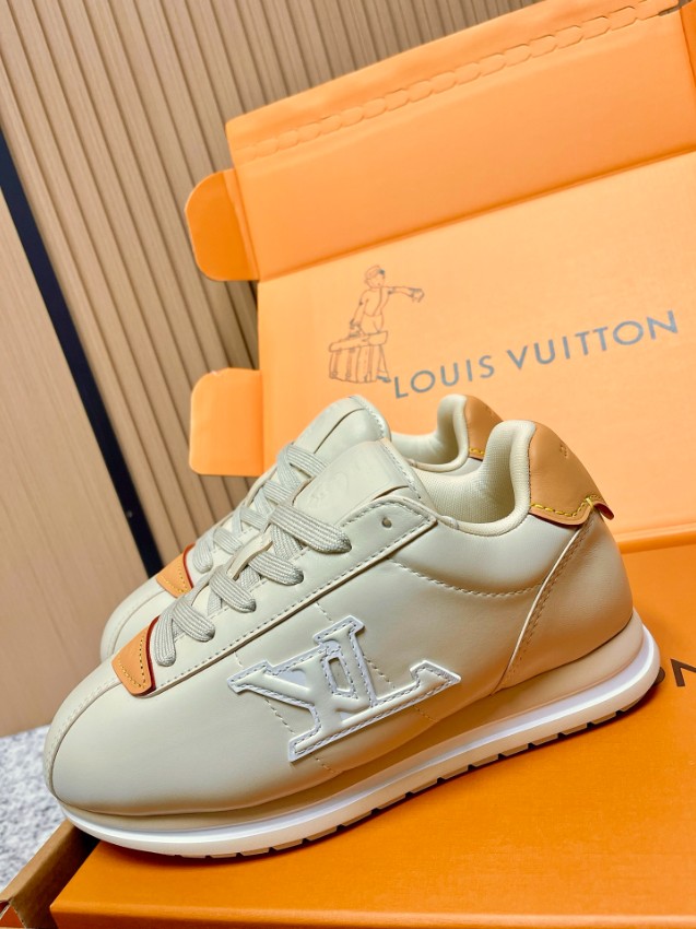 ルイヴィトン スニーカー スーパーコピー 優良サイト 2025新作 高再現度 上質レザー使用 高級感仕上げ ブランド コピー 激安 高評価モデル_1