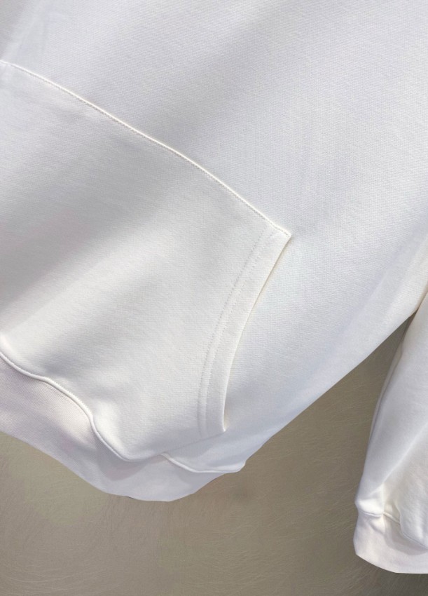 セリーヌ パーカー 激安屋口コミ 刺繍デザイン フーディ 2025新作 ブランド 服 コピー 激安 快適な着心地 高評価_6