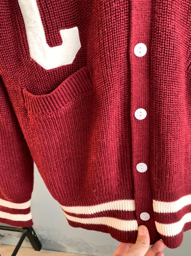 セリーヌ カーディガン ブランド コピー 安全通販 ボルドー Cワッペン 2025新作 高再現度 上質素材 丁寧な縫製_8