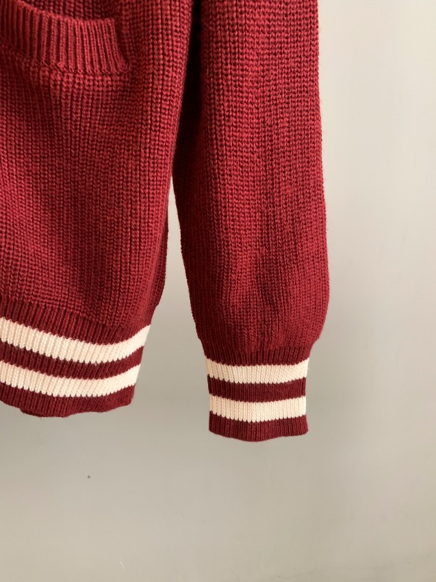 セリーヌ カーディガン ブランド コピー 安全通販 ボルドー Cワッペン 2025新作 高再現度 上質素材 丁寧な縫製_5